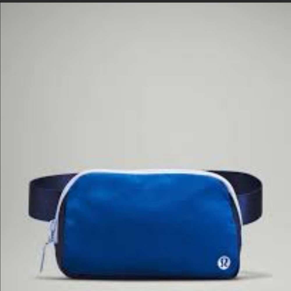 💙🍋 Lululemon 🍋💙 NWT Everywhere Belt Bag Symphony Blue / Night Sea